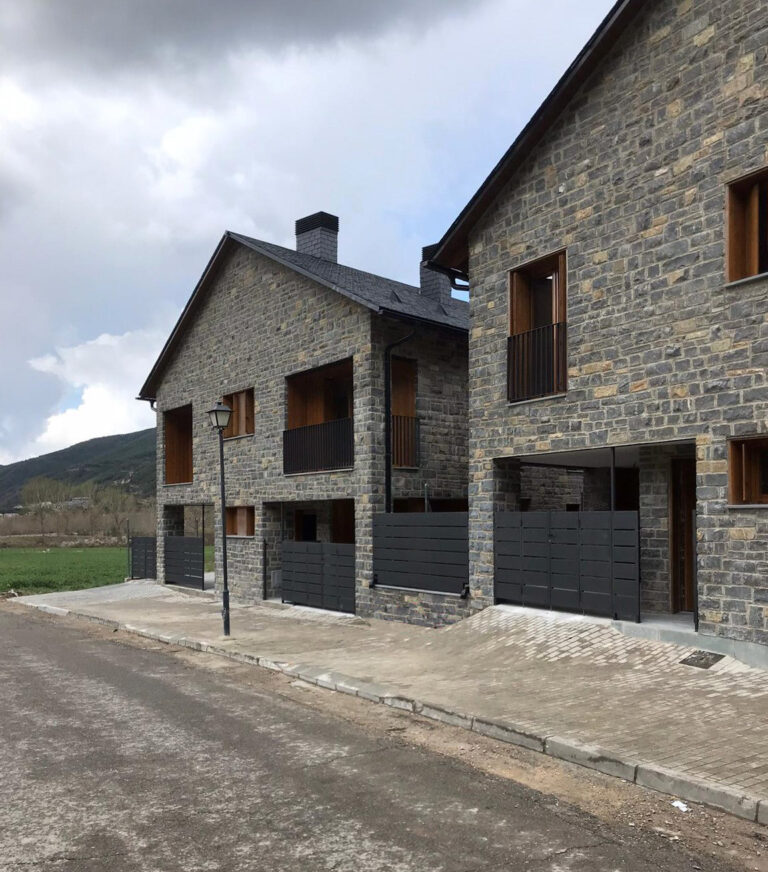 Chalets Adosados Villanúa